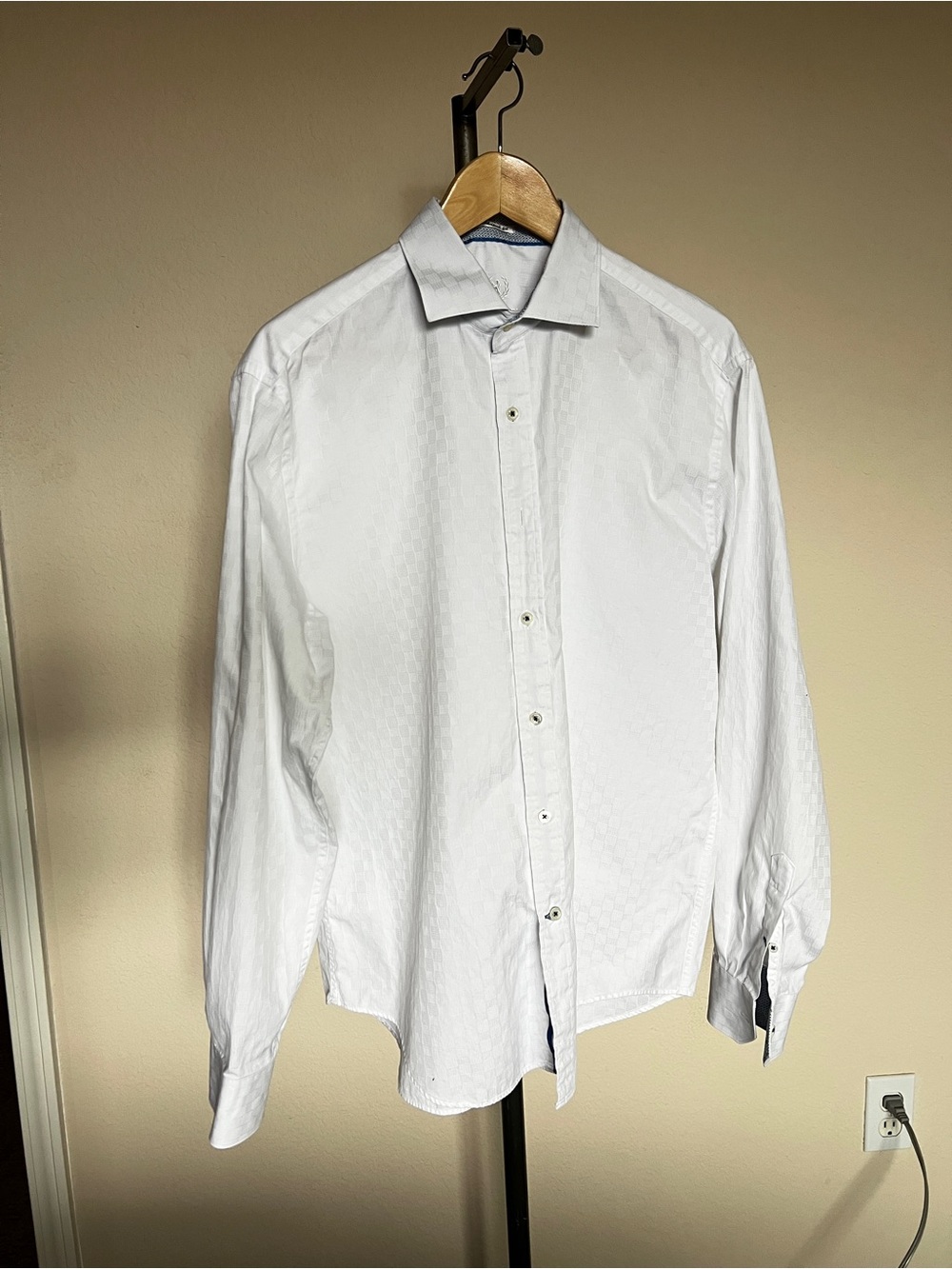 Bugatchi Uomo all white textured print size M/L
